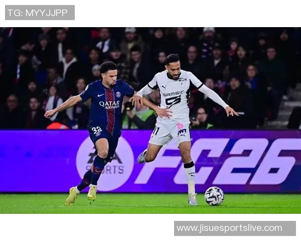 巴黎圣日耳曼友谊赛大胜热刺点球大战精彩瞬间引发全场热烈反响