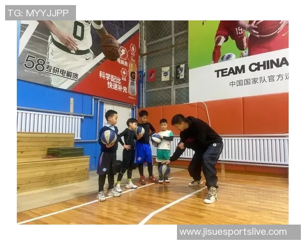 姚明投篮时的动感旋律如何提升篮球比赛的观赏体验与氛围