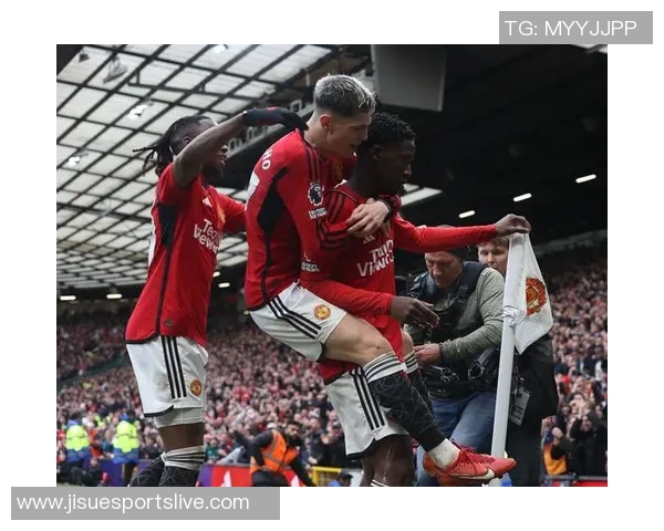 英超激战曼联轻取那不勒斯点球争议引发全场热议