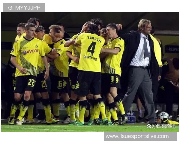 友谊赛精彩对决AC米兰与多特蒙德战成平局绝杀瞬间引发全场欢呼