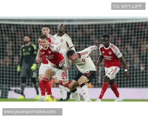 德甲焦点战利物浦与曼城激战成平局争议判罚引发全场热议