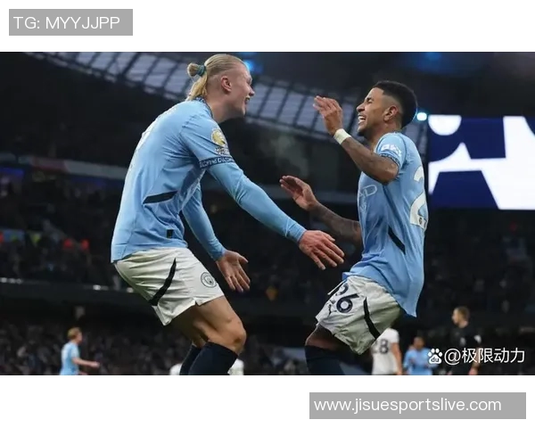 国王杯激战曼联与曼城战成平局精彩瞬间引爆全场气氛