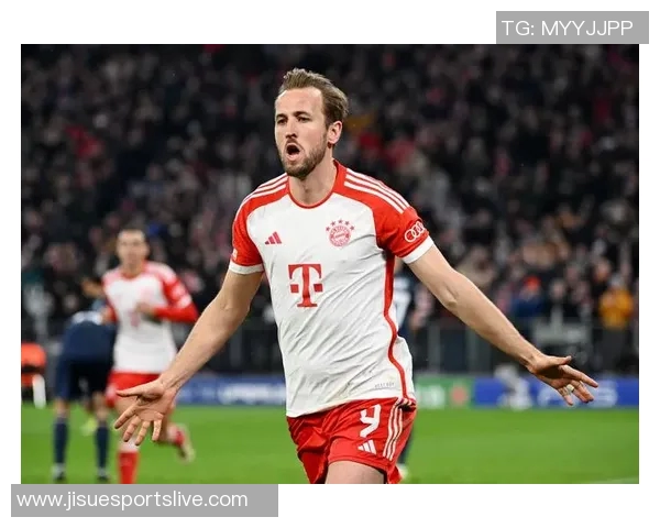 德甲惊天冷门里昂以4-0战胜曼联引发全场震动与热议 德甲惊天冷门里昂以4-0战胜曼联引发全场震动与热议