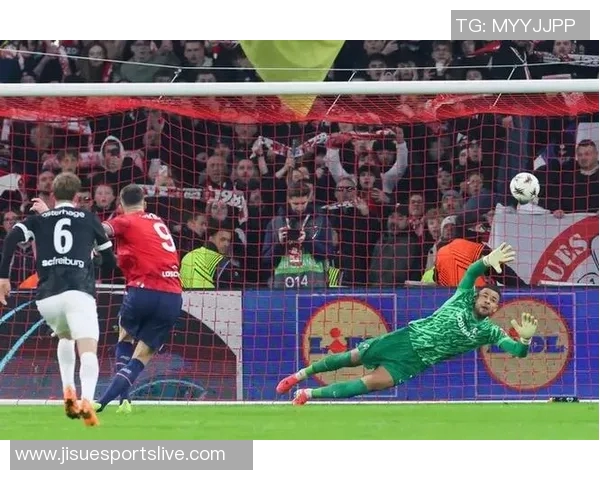 欧联杯热刺逆转里昂红牌事件引发全场热议与争议 欧联杯热刺逆转里昂红牌事件引发全场热议与争议