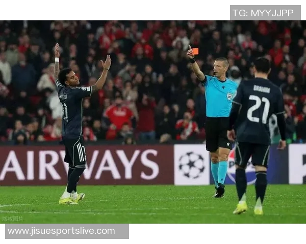 那不勒斯狂胜皇马6-2红牌争议引发全场热议与转会传闻