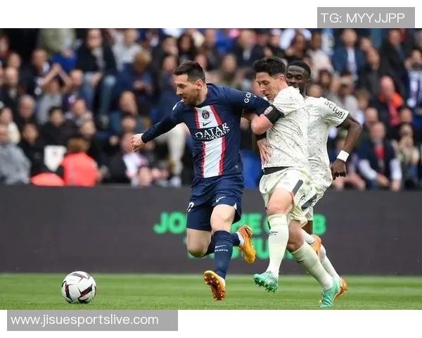 西甲惊天逆转巴黎圣日耳曼5-1战胜那不勒斯引发全场狂欢 西甲惊天逆转巴黎圣日耳曼5-1战胜那不勒斯引发全场狂欢