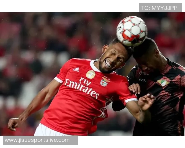 英超焦点战切尔西与本菲卡互交白卷乌龙球瞬间引发全场热议 英超焦点战切尔西与本菲卡互交白卷乌龙球瞬间引发全场热议