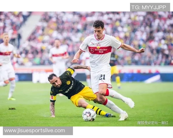 波尔图逆转里昂精彩瞬间回顾足总杯激战引爆全场热情 波尔图逆转里昂精彩瞬间回顾足总杯激战引爆全场热情