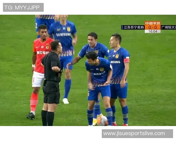 西甲激战:AC米兰与里昂战平争议判罚引发全场热议 西甲激战:AC米兰与里昂战平争议判罚引发全场热议